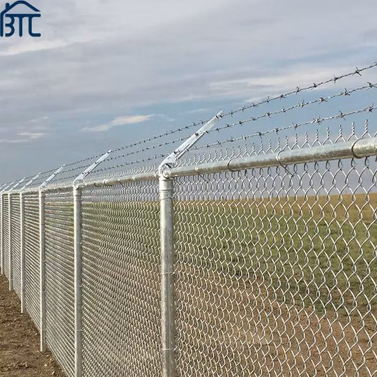 Galvanisierter 9 Gauge 50*50mm Diamond Wire Mesh Chain Link Sicherheitszaun mit Stacheldraht.